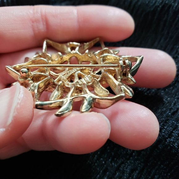 Vintage 1962 Gold Tone Circular Flower Brooch by Sarah Coventry Signed - Picture 7 of 8